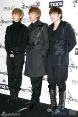 组图：李东旭车胜元等众星盛装出席首尔时装周 