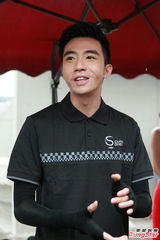 组图：俞灏明牵手中网 任青少年网球推广大使