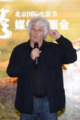 组图：《狼图腾》导演化身狼 回顾艰辛拍摄环境