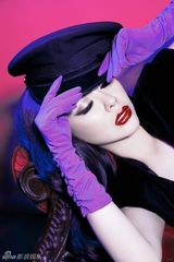 组图：巩新亮写真秀火辣身材 傲人上围呼之欲出