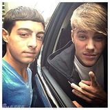 组图：比伯蓄须潮人装看秀 沧桑显男人范