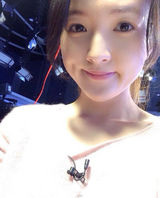 组图：福建男篮美女解说走红 甜笑似李英爱