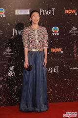 组图：章子怡秀甜美笑容牵手张震亮相