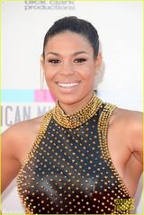 组图：美偶冠军紧身黑裙勒巨乳 吐舌卖萌