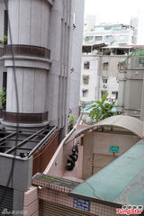 组图：知名设计师黄淑琦坠楼身亡 地点图曝光