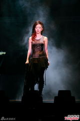 组图：邓紫棋曝林宥嘉支持个唱 害羞不谈