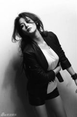 组图：张馨予黑白大片变身摩登女郎展妩媚冷艳