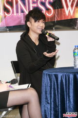 组图：古巨基高校谈择业 称找工作就像谈恋爱