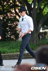 组图：李秉宪李珉廷大婚甜蜜互送吻 群星道贺