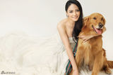 组图：樊蕊杂志大片演绎宠物情缘
