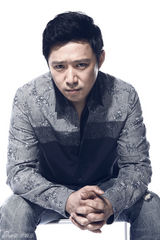 组图：高鑫写真大片冷峻时尚显绅士品格