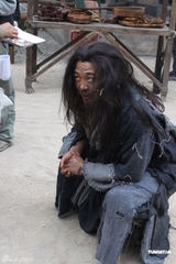 组图：《建元风云》胡军佘诗曼谈情 吴樾曝乞丐装