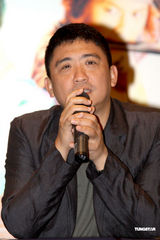 幻灯图：导演钟少雄宣传《嘻游记》 棒棒糖王子现身