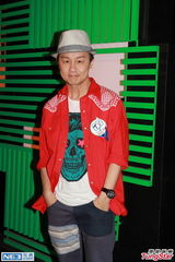 组图：林嘉欣出席活动称要放手让小孩独立