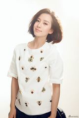 刘诗诗童趣写真裸妆自然 笑容温暖展纯真