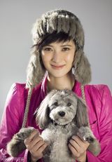 组图：隋俊波写真携爱犬出镜尽展俏皮