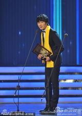 组图：丁一宇PAN CAKE获亚洲优秀青年演员奖