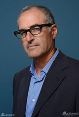 组图：泰勒为《机遇》写歌 露沟写真俏丽典雅