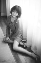 组图：秦子涵写真温暖清新 展露少女情怀