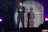 组图：萧敬腾炎亚纶亮相圣诞演唱会high翻全场