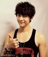 组图：汪东城为个唱密训 晒肌肉照汗流浃背