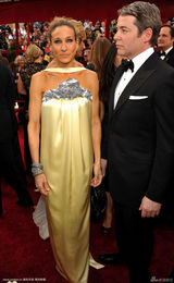 高清图：奥斯卡红毯 杰西卡-帕克鹅黄礼服高贵动人