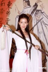 幻灯图集：谢婷婷古装扮小龙女 不帮嫂子带孩子