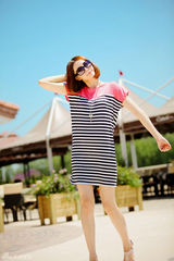 组图：王文绮初秋百搭写真 享受清新阳光之旅