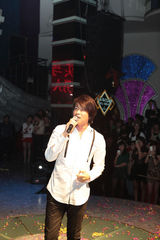 组图：创作才子游鸿明出道20年 自我评价满意