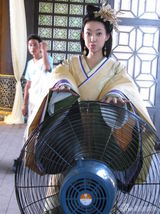 组图：王丽坤素颜清秀获赞 卖萌搞怪旧照曝光