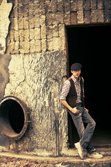 组图：宋珉宇年代写真展现优雅气质