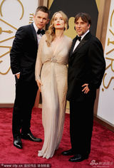 组图：《午夜之前》伊桑-霍克平头帅气亮相