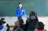 组图：李小璐为打工子弟小学圆英文梦