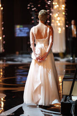 独家图：奥斯卡幕后瞬间 大牌明星上台前那一刻