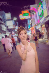 组图：叶熙祺异国写真白色蕾丝诱惑