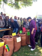 组图：成龙埃塞俄比亚公益之行   爱心无国界