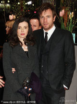 幻灯图集：《捉刀手》首映 准妈妈助阵布鲁斯南