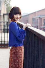 组图：秦子涵发布秋日写真 示范文艺小清新