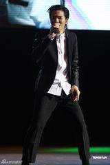 组图：萧敬腾上海办歌友会 5首歌被定违规将遭禁