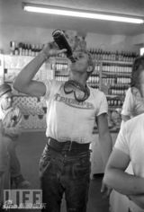 幻灯图集：史蒂夫-麦奎因生前20张未曝光生活照