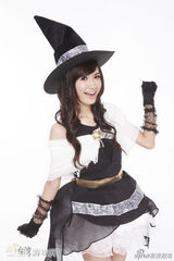 组图：翁滋蔓大眼酒窝性感写真