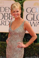 高清组图：南希-奥黛尔银色亮片礼服波光粼粼