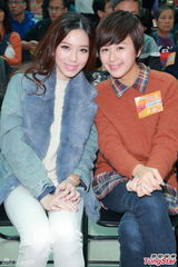 组图：唐宁育儿注重身教 黄芷晴望跟前辈合作