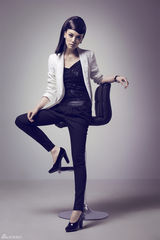 高清图：唐于鸿裤装造型帅气英武  百变实力获赞誉