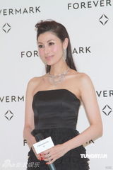 组图：李嘉欣出席美钻活动 坦言手饰留给儿媳