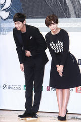 高清组图：姜至奂黄静茵出席《钱的化身》发布