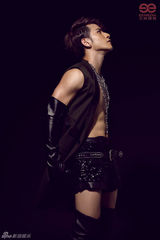 组图：至上励合刘洲成暴露青筋展男儿本色