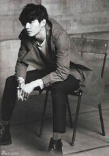 组图：韩国型男元斌春装写真干净帅气