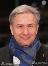 高清：《未来》首映礼 女导演米兰达挽两男走红毯