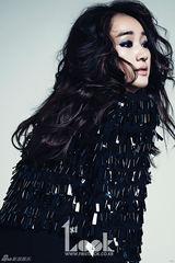 高清组图：秀爱时尚大片锁骨迷人 性感不失气场